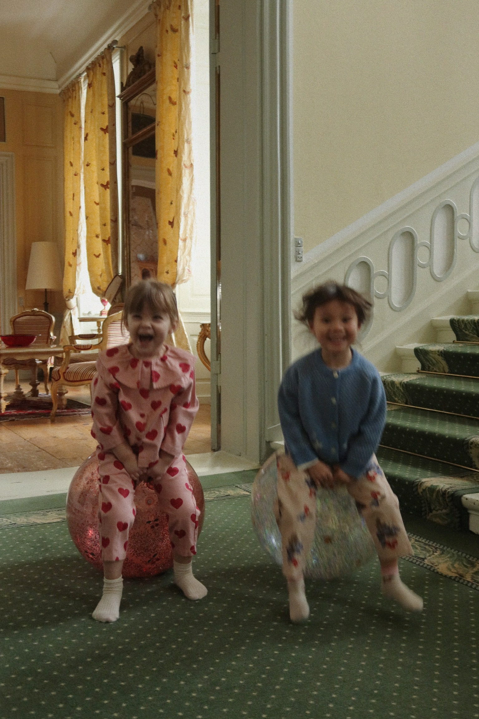 KONGES SLØJD Hüpfball "Zitrone" – Bild 3